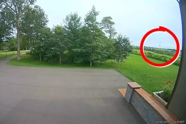 Звук падіння метеорита на Землю вперше вдалося записати: відео випадково зняла дверна камера