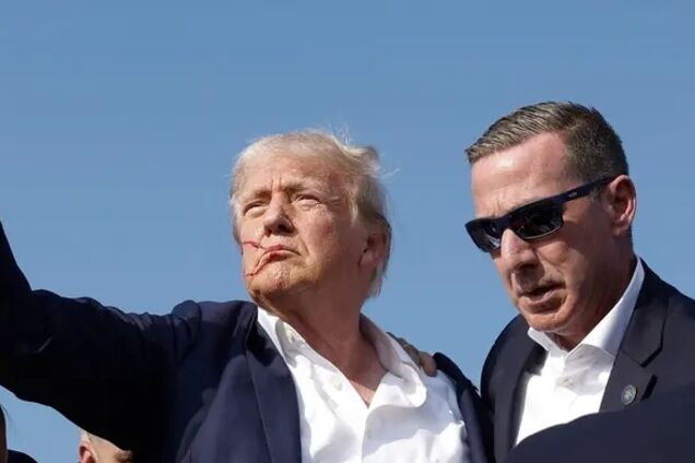 Охрана Трампа застрелила вооруженного мужчину, который пытался проникнуть в резиденцию президента США: что известно