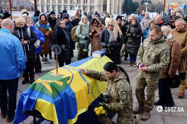 У Києві на Майдані попрощалися із воєнним фотографом і оператором Русланом Ганущаком. Фото та відео