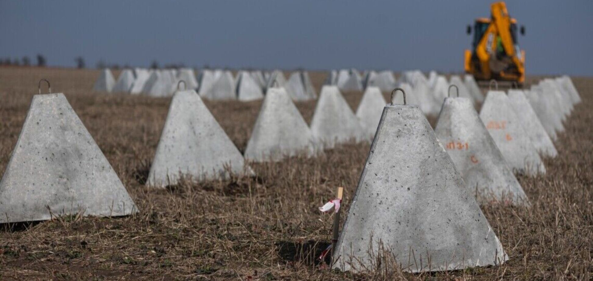 Порошенко закликав Раду прийти до тями і негайно виділити гроші на фортифікації