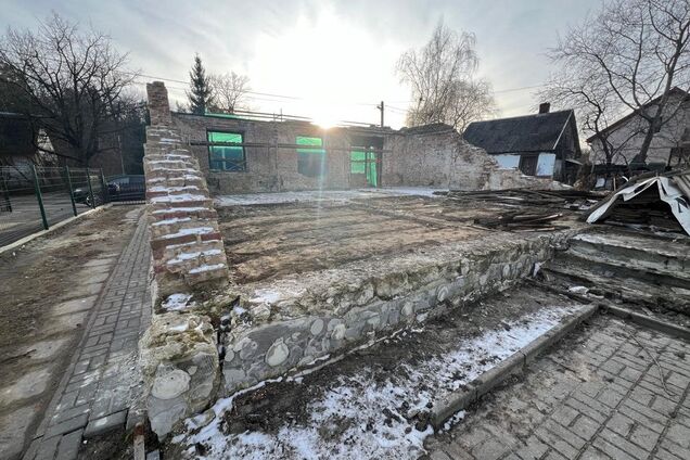 'Це місце вшанування загиблого генерала': Фонд Порошенка закликав відновити Музей Шухевича, який знищила РФ