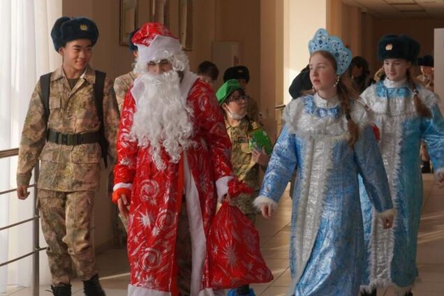 Як у СРСР: в окупованих областях України заборонили згадки про Святого Миколая і колядки