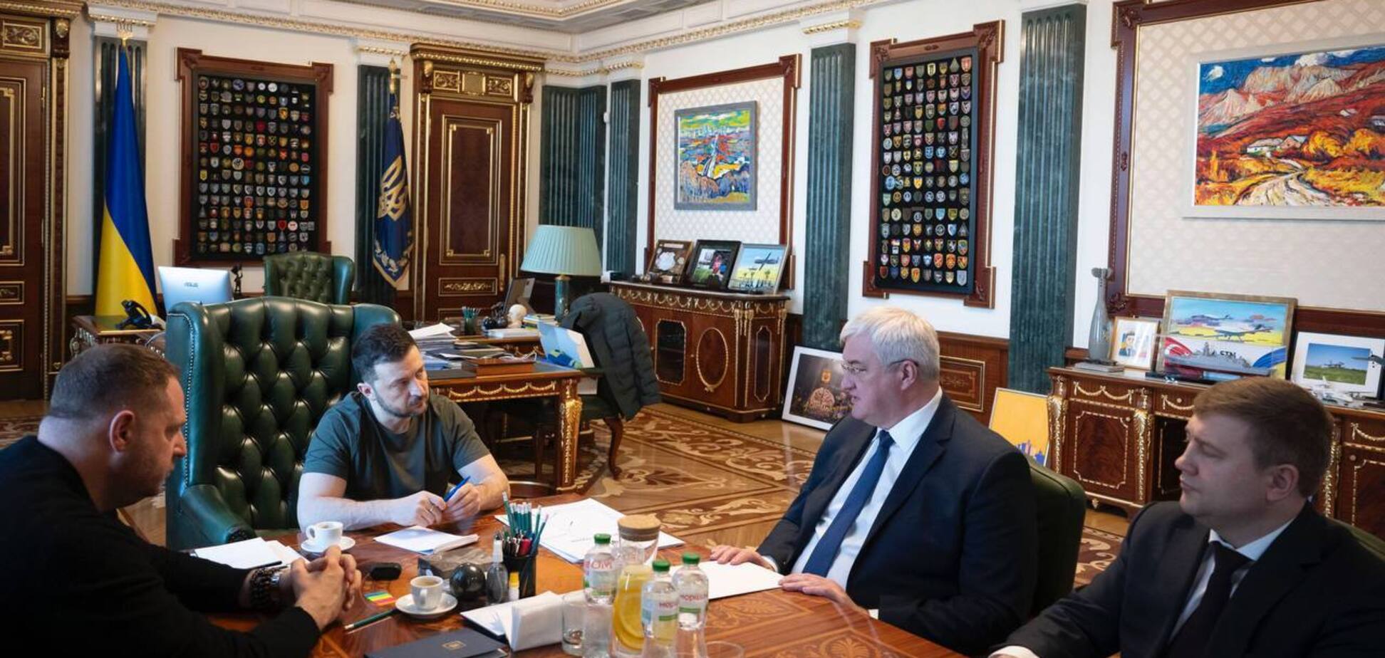 Зеленский заслушал доклад министров о результатах визита в Сирию и раскрыл подробности. Фото