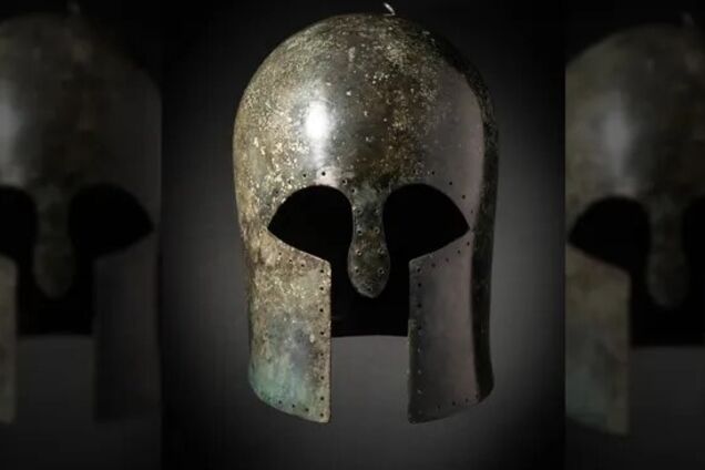 Рідкісний коринфський шолом зі Стародавньої Греції виставлять на аукціоні в Лондоні: він у чудовому стані. Фото