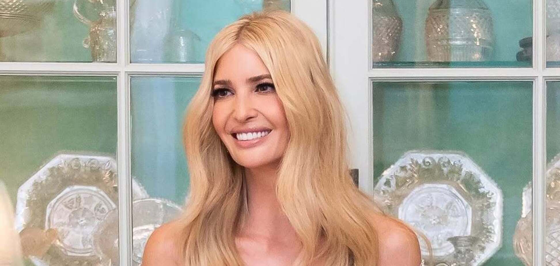 Иванка Трамп ошеломила роскошным образом от любимого бренда во время ужина в честь отца. Фото