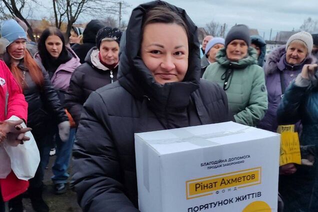 У Дніпрі переселенці з Волноваського району отримали допомогу від Фонду Ріната Ахметова