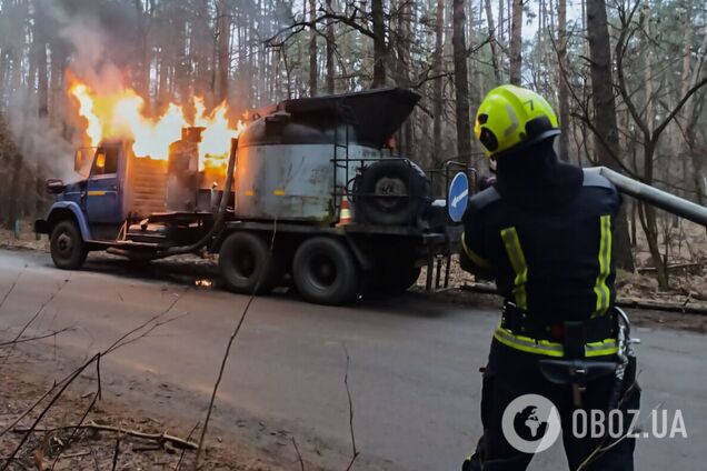 У Києві під час руху загорівся вантажний автомобіль. Подробиці НП та фото