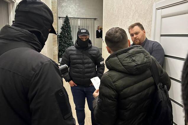 Ексведучому телеканалів Медведчука та Мураєва Назарову обрали запобіжний захід: у чому звинувачують. Фото і відео