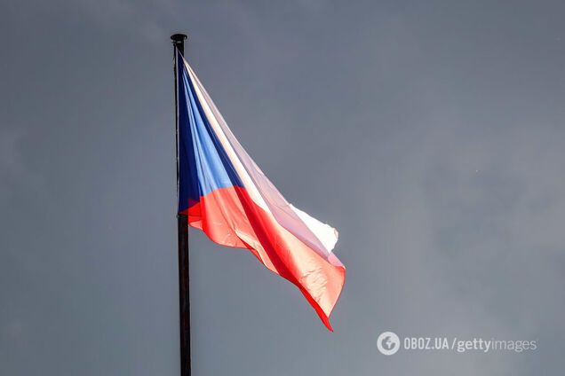Сенат Чехії ухвалив закон про заборону надання чеського громадянства росіянам, які не відмовились від паспорта РФ