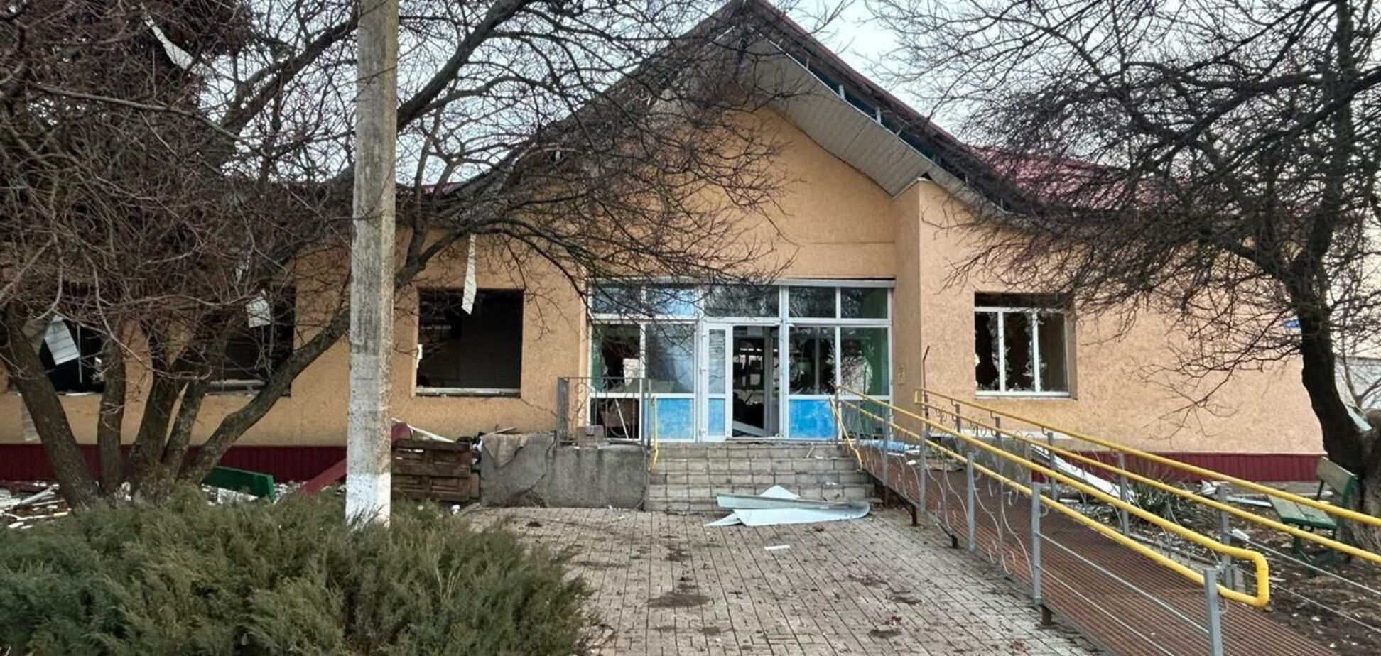 Окупанти вдарили по Костянтинівці, пошкоджено будинки й авто: є загиблий і поранені цивільні. Фото