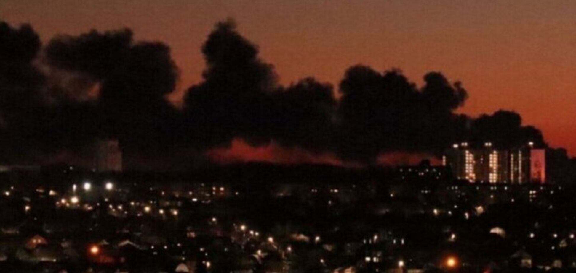 В Подмосковье, Курске, Рязани и Брянске мощная 'бавовна': россияне пожаловались на массированную атаку по НПЗ. Видео