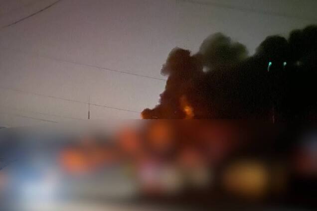 Росіяни атакували Запоріжжя 'Шахедами', у місті спалахнула пожежа. Відео