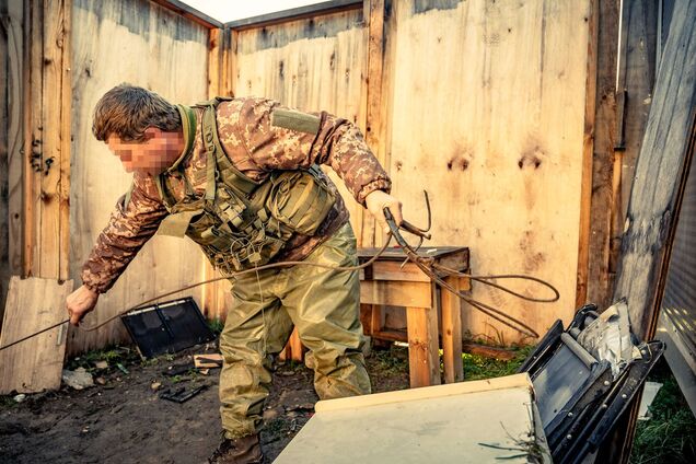 'Очищення будівель – небезпечне, повільне й виснажливе завдання': канадські військові показали, як навчають українських саперів. Фото