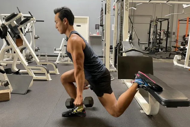 Болгарские сплит-приседания: упражнение для тех, кто мечтает о подтянутых ногах