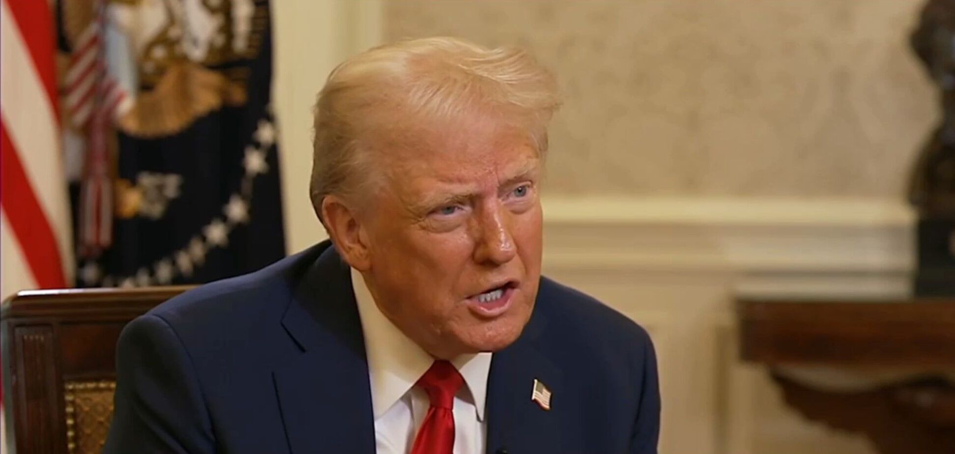 'Борется с гораздо большей страной': Трамп заявил, что Зеленский 'не ангел', и высказался о соглашении с РФ. Видео