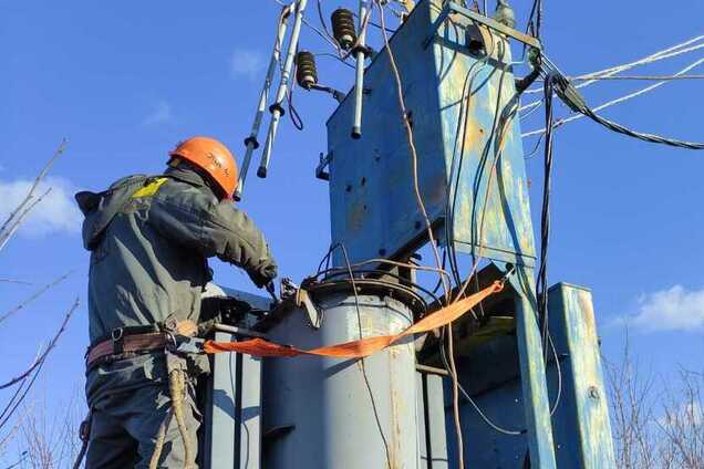 ДТЕК повернув світло 170 тисячам родин Дніпропетровщини після атаки дронами