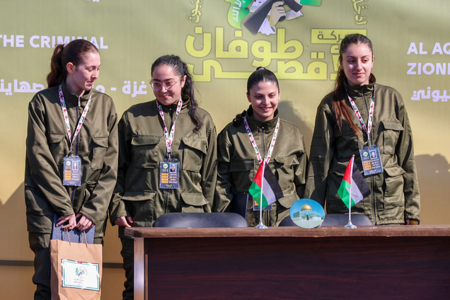 ХАМАС освободил еще четырех израильских заложниц: их передали представителями Красного Креста