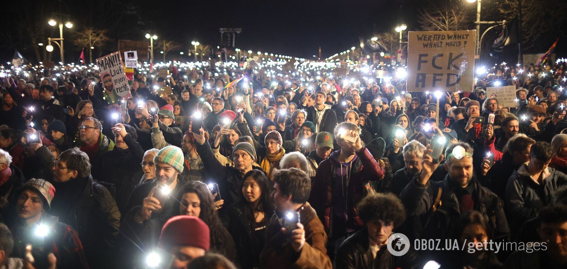 В Германии десятки тысяч людей протестовали против ультраправой AfD. Фото