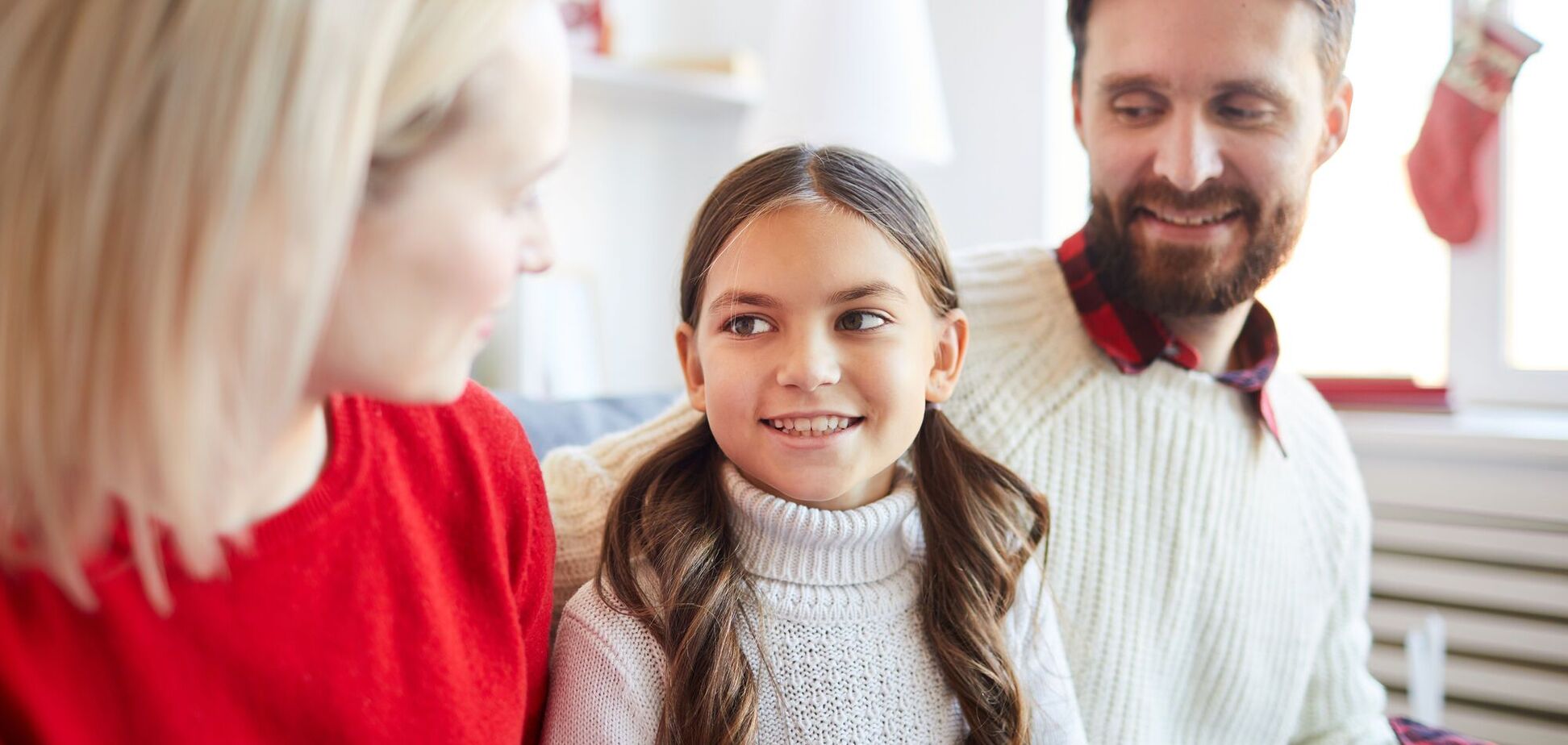 Они вырастут уверенными и успешными: как правильно хвалить детей и какую фразу лучше им не говорить