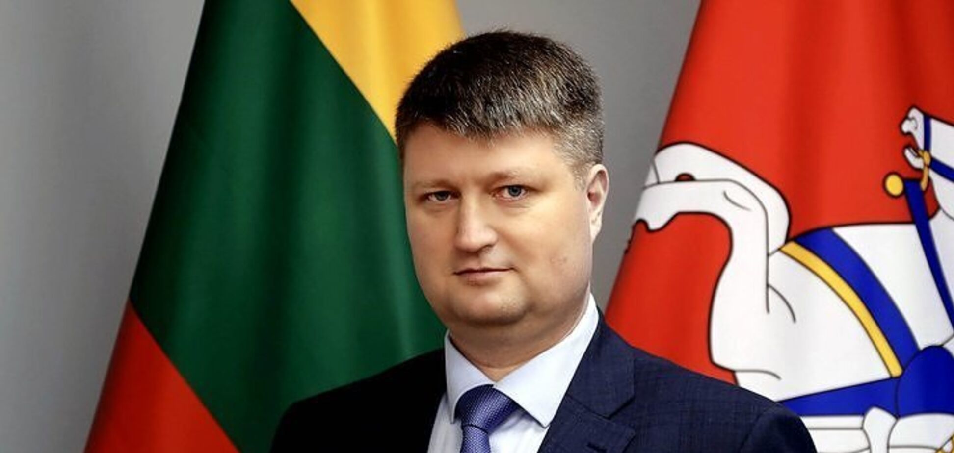 У Литві розгорівся скандал через пісні з прославлянням СРСР і Росії у плейлисті заступника міністра фінансів: його можуть перевірити спецслужби