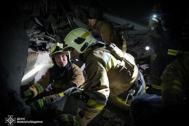 Россияне ударили по Николаеву ракетами: попали по частному предприятию, погибли две женщины