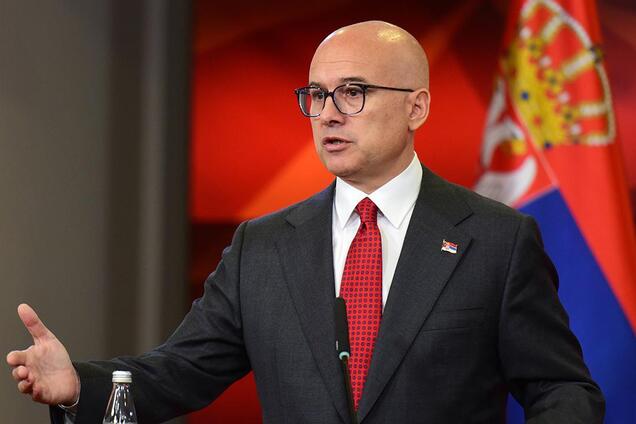 В Сербии большая часть правительства, включая премьера, уходит в отставку из-за масштабных протестов – СМИ