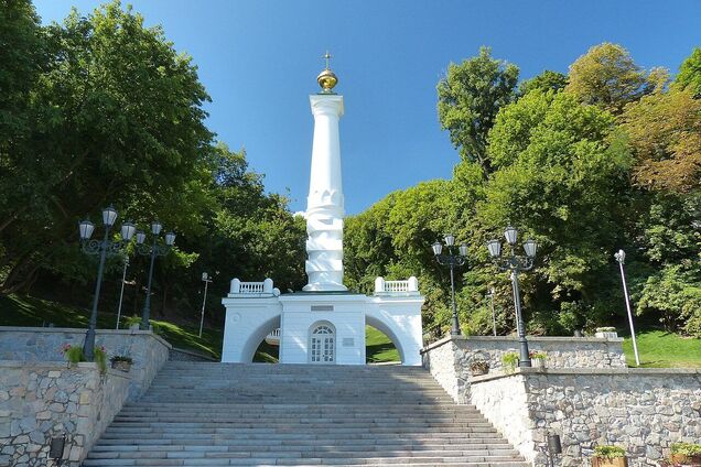У мережі показали, який вигляд мав один з найстаріших пам’ятників Києва у 1880-х роках. Унікальне фото