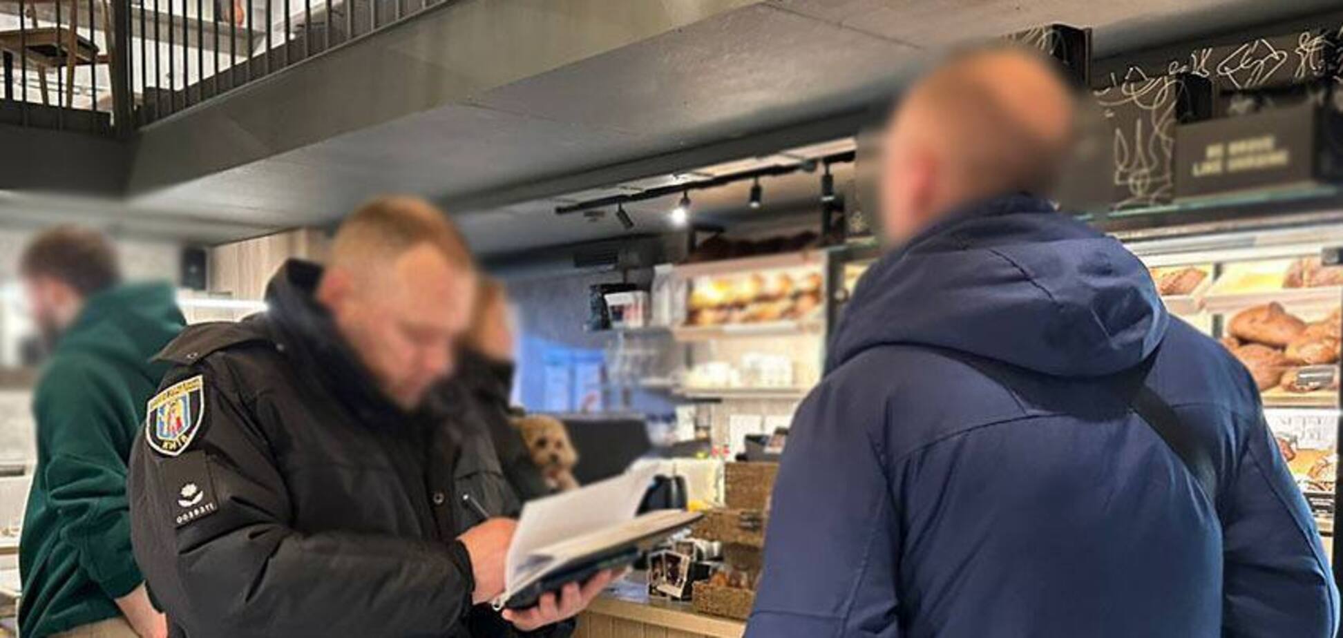 В киевском кафе произошла стрельба: пострадавшего госпитализировали, стрелка ищет полиция. Фото