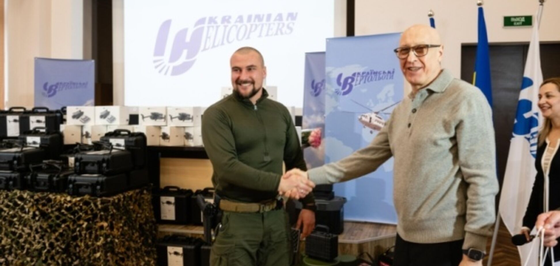 Авіакомпанія 'Українські вертольоти' передала у шість підрозділів ЗСУ допомогу на 6,5 млн грн