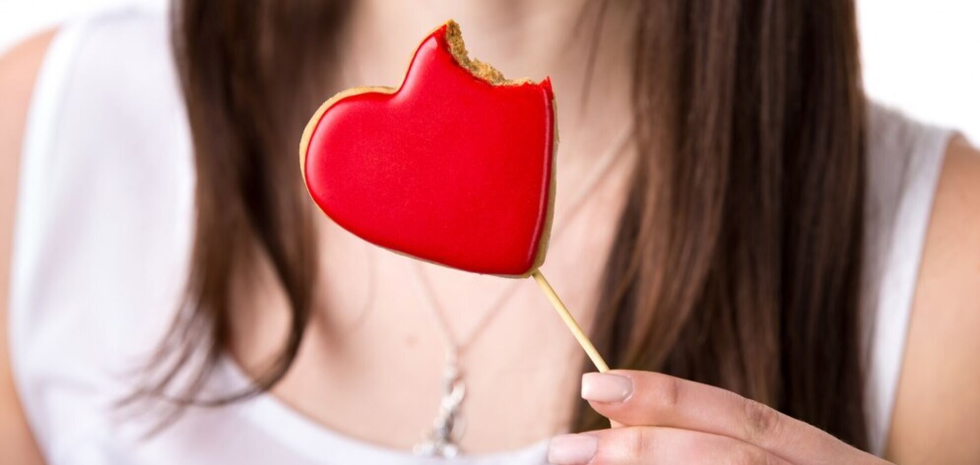 Шоколадні валентинки на 14 лютого: простий десерт, який можна приготувати разом з дітьми