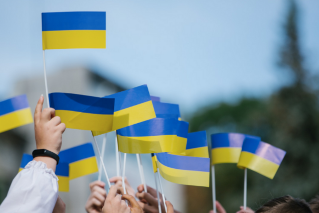 Опитування показало, скільки українців хочуть виїхати із країни після відкриття кордонів