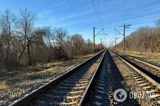 На Київщині потяг збив на смерть чоловіка. Подробиці трагедії та фото