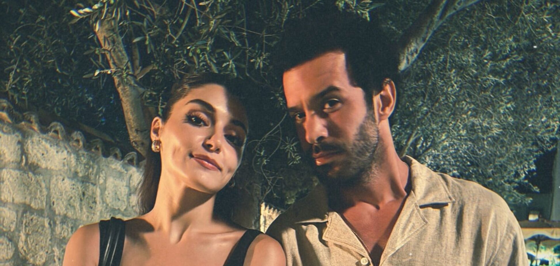 Звезда сериала 'Постучись в мою дверь' прилетела в Москву в разгар войны в Украине