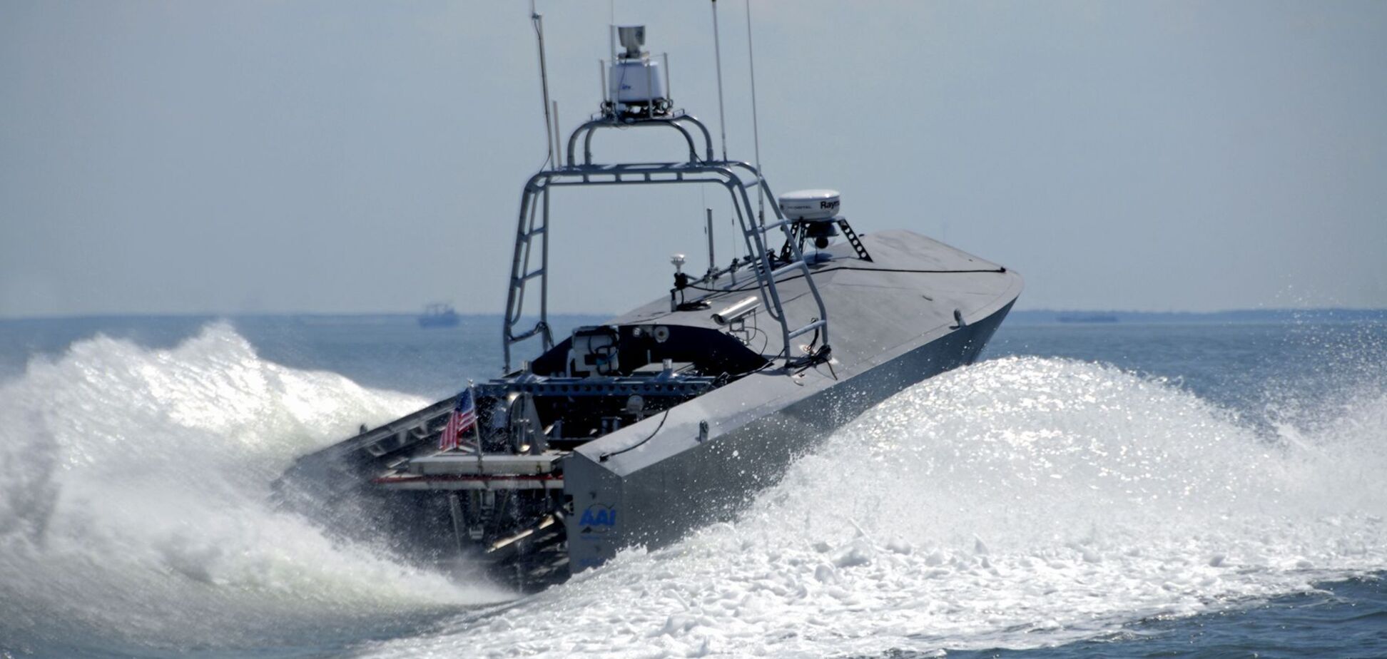 безэкипажный катер