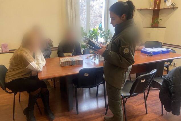 Идентифицированы участники схемы: полиция перекрыла канал незаконной перевозки граждан Латинской Америки и Средней Азии в Украину