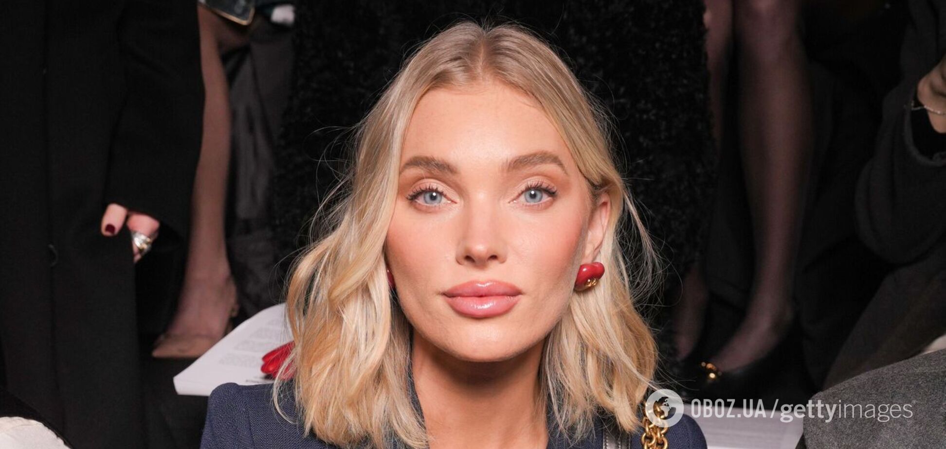 'Застарілі' джинси, шкарпетки та підбори: 'янгол' Victoria's Secret показала образ, який ламає модні стереотипи