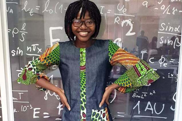 'Королева математики'. Что известно о докторе Анджеле Табири, которая открывает для женщин Ганы мир чисел и головоломок