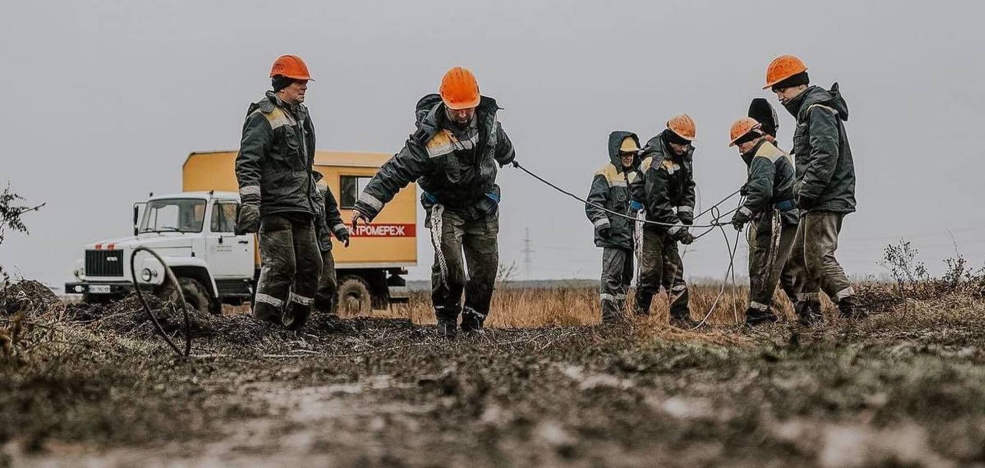 За сутки ДТЭК вернул свет в 12 населенных пунктов после вражеских обстрелов