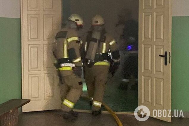 На Київщині в школі стався вибух та виникла пожежа. Подробиці та фото