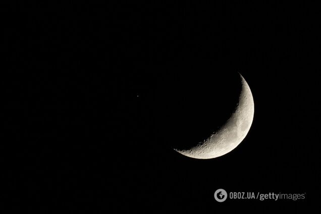Луна 'поглотила' Сатурн: в сети делятся фото, видео и впечатлениями от невероятного космического шоу