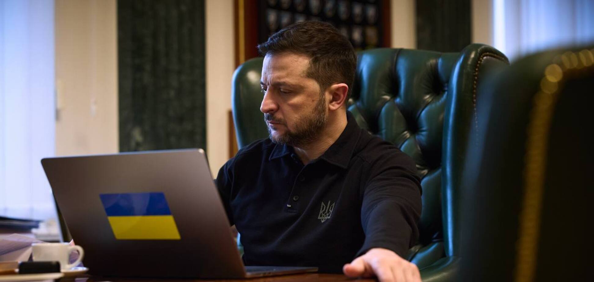 'Приезжать без приглашения 'некрасиво': Зеленский рассказал, собирается ли посетить инаугурацию Трампа