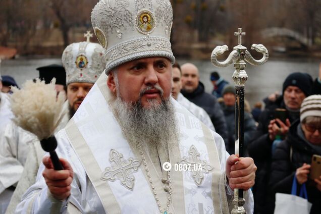 В Киеве предстоятель ПЦУ Епифаний освятил воду в Днепре на Крещение. Подробности, фото и видео