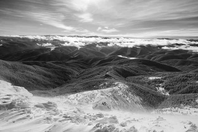 Штормовой ветер и снежные лавины: синоптики предупредили об ухудшении погоды в Карпатах и на Прикарпатье