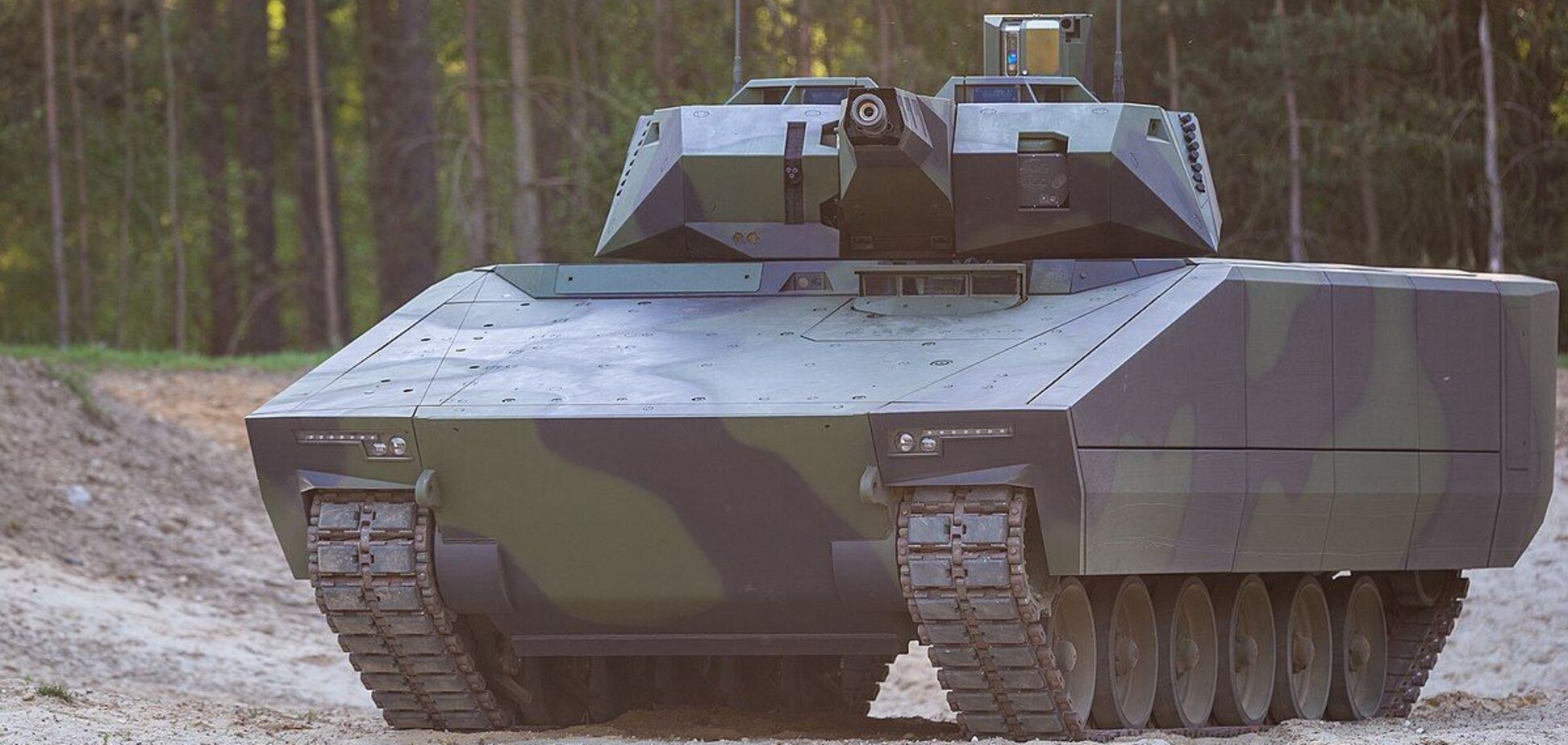Rheinmetall передав Україні новітню БМП Lynx: на що здатна техніка на полі бою
