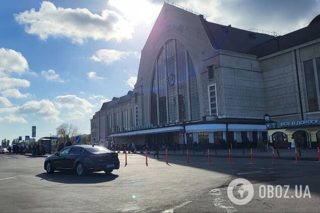 Більше схожий на палац: у мережі показали, як будували першу будівлю залізничного вокзалу Києва. Фото