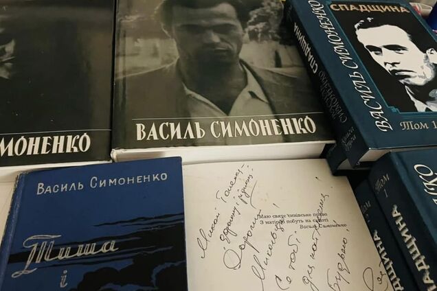 Самый молодой 'шестидесятник', гениальный поэт и национальный пророк: по случаю 90-летия Василия Симоненко