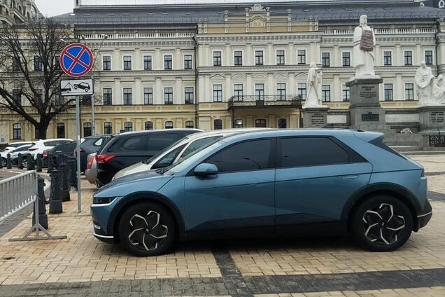 Стало відомо, скільки водіїв оштрафували в Києві протягом 2024 року за неправильне паркування
