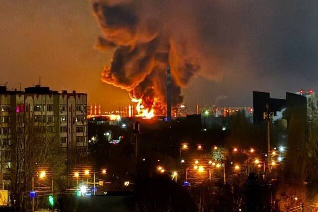 В Силах обороны подтвердили удар по нефтебазе в Энгельсе, обеспечивавшей топливом стратегическую авиацию врага