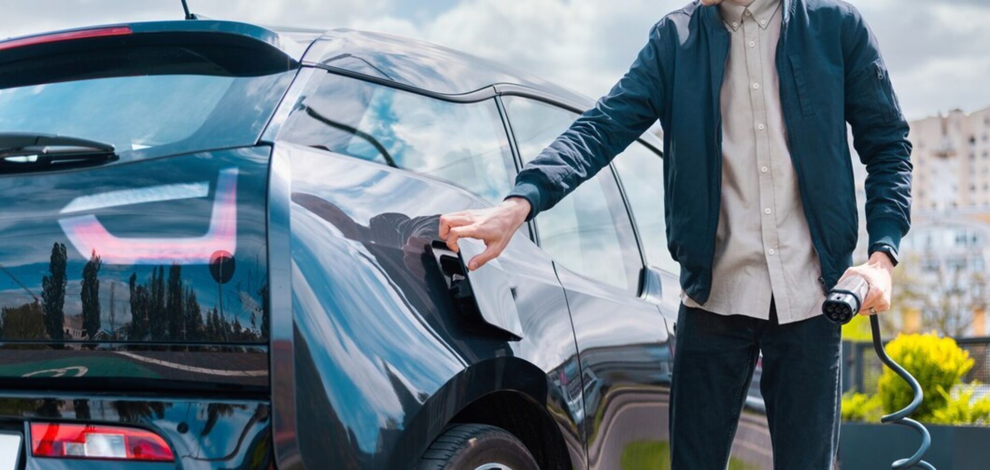 Какое б/у авто выбрать: хорошие модели-гибриды