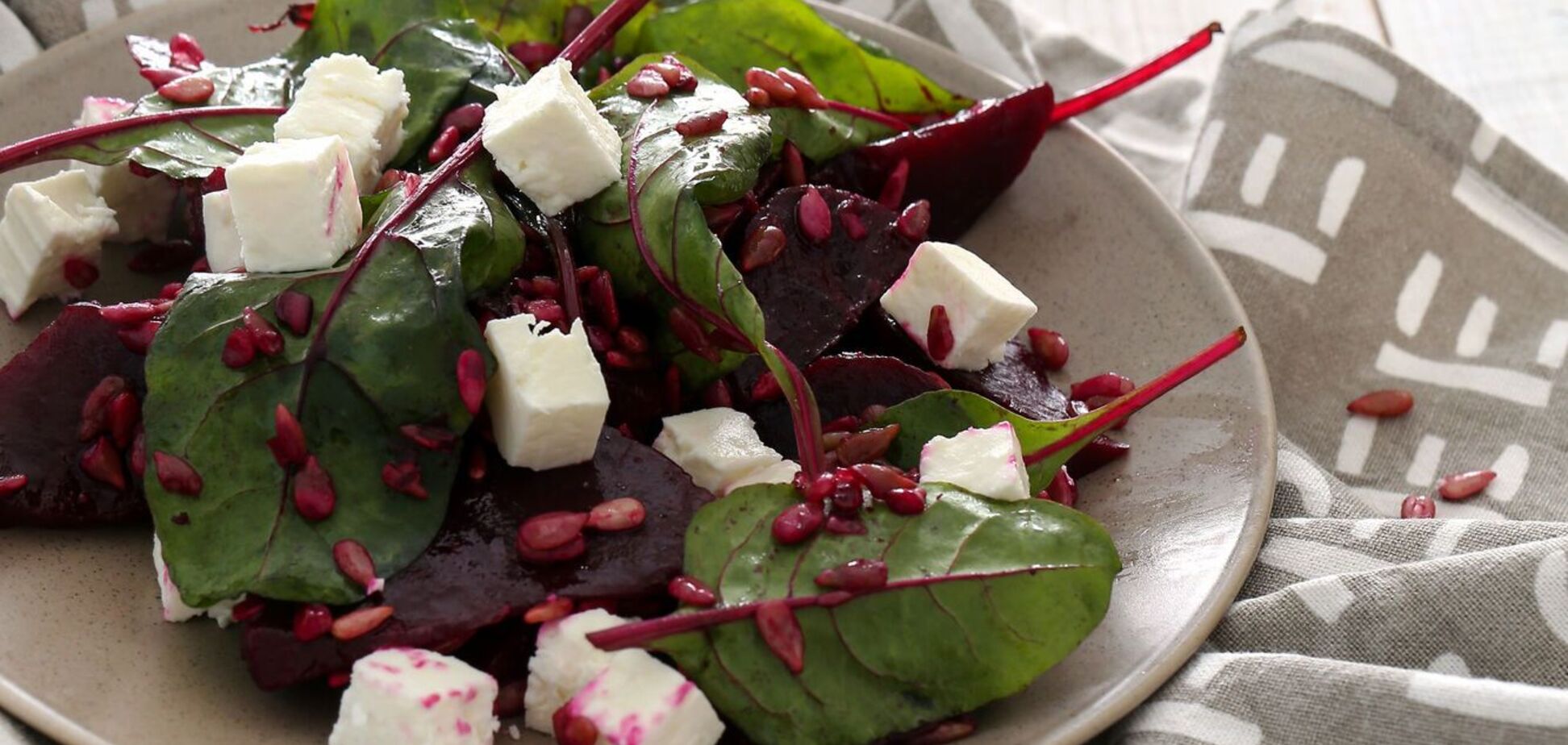 Полезный и легкий салат из свеклы: чем заправить, чтобы было вкусно